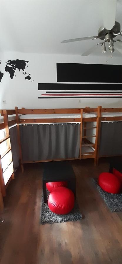 Krakow Chilli Hostel Экстерьер фото
